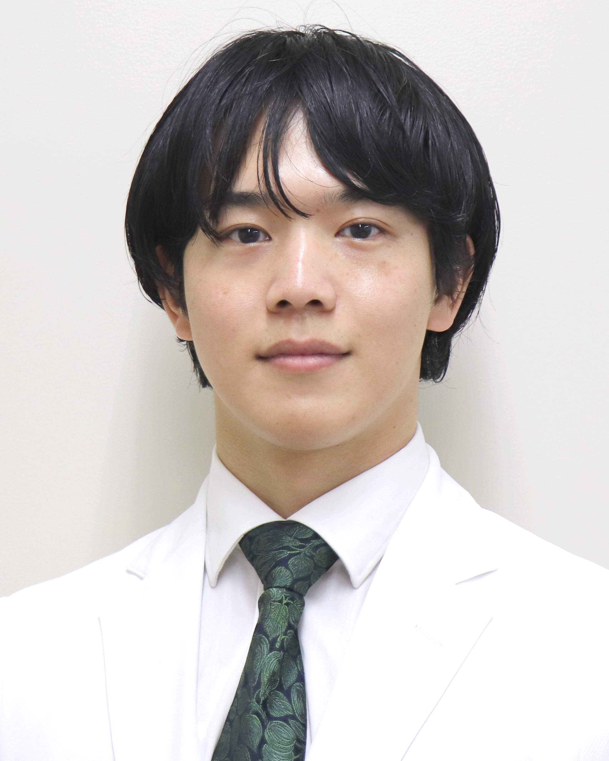 知元　輝