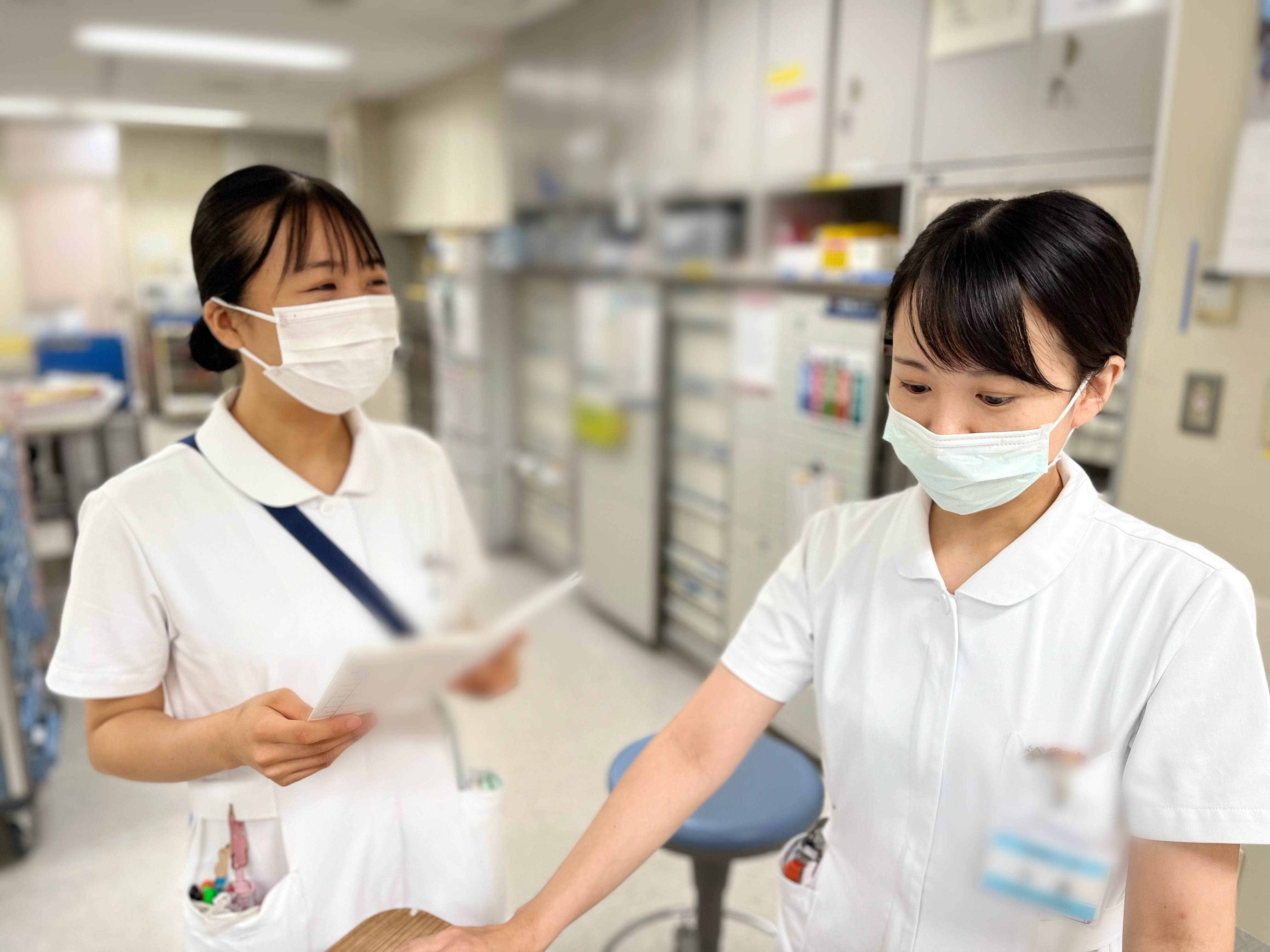 先輩と1日の行動計画を確認します
